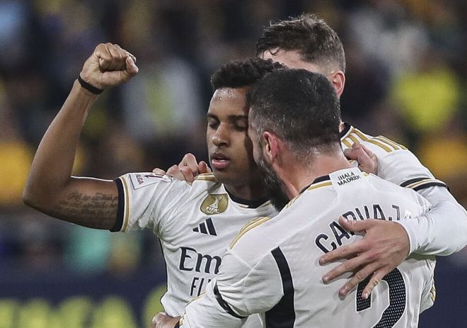 美记：有迹象显示快船将提前清理阵容，看好他们明夏签特雷杨