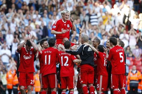 马刺半场4人得分上双，命中11记三分领先鹈鹕20分